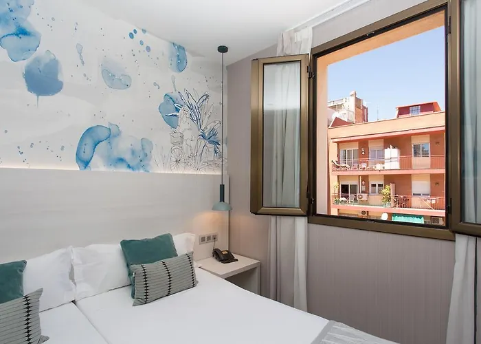 Operaramblas בית הארחה 2*