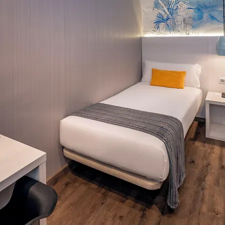 호스탈 오페라람블라스 2*