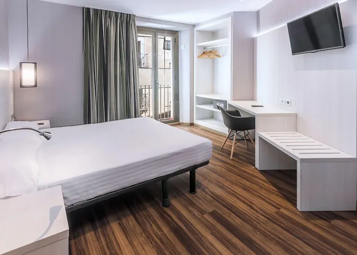 Operaramblas בית הארחה 2*