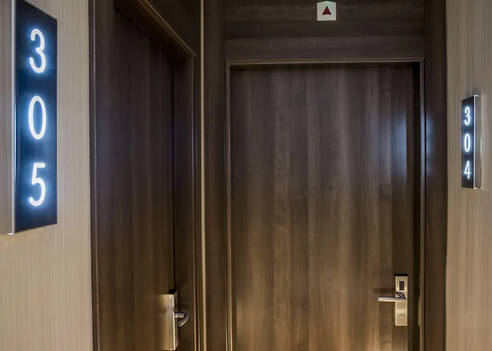 Operaramblas בית הארחה