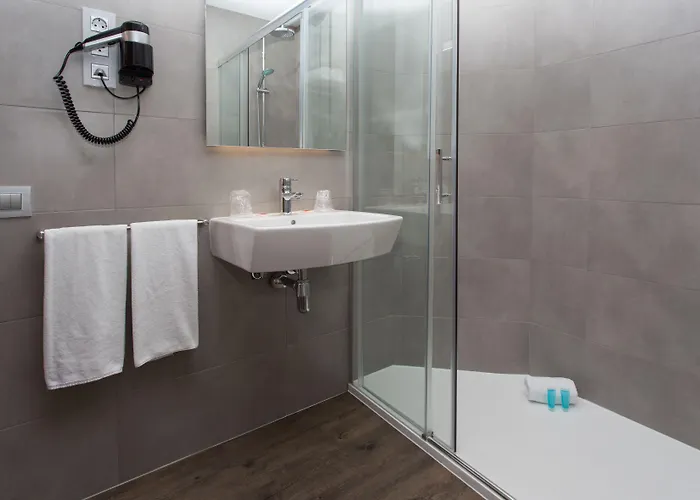 בית הארחה Operaramblas 2*