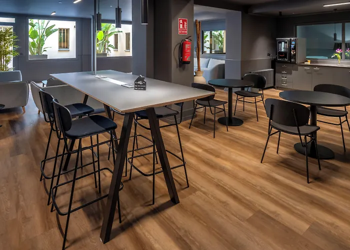 בית הארחה Operaramblas 2*